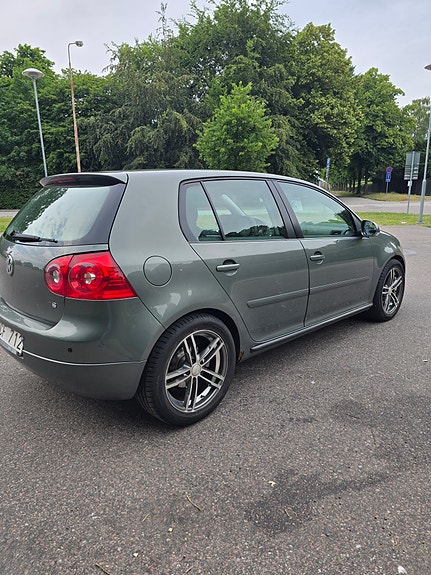 Volkswagen Golf V 4 of 6