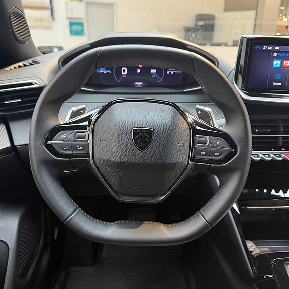 Peugeot 2008 10 of 12