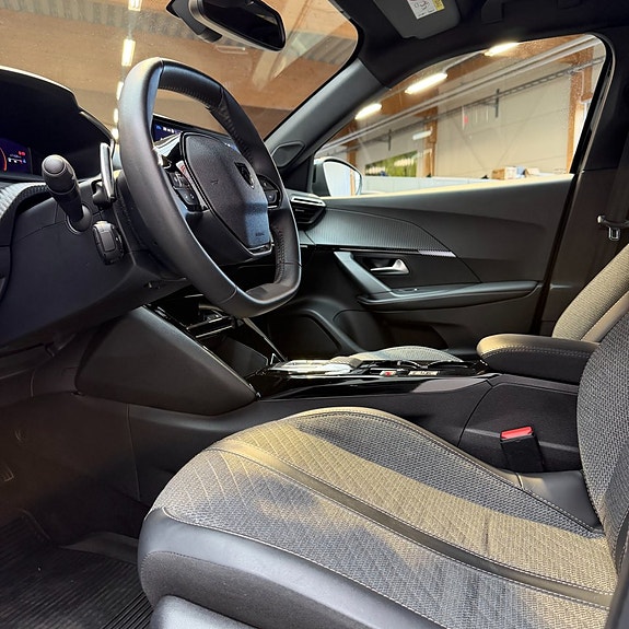 Peugeot 2008 8 of 12