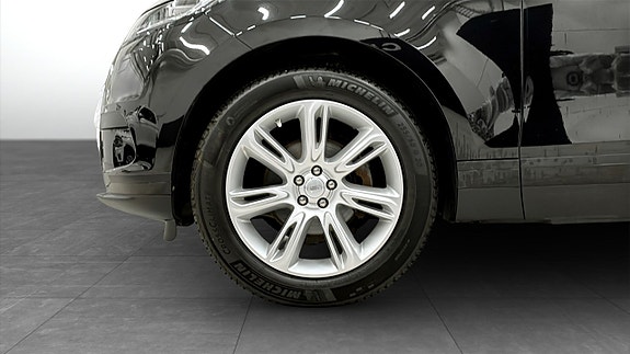Land Rover Range Rover Velar 9 of 20