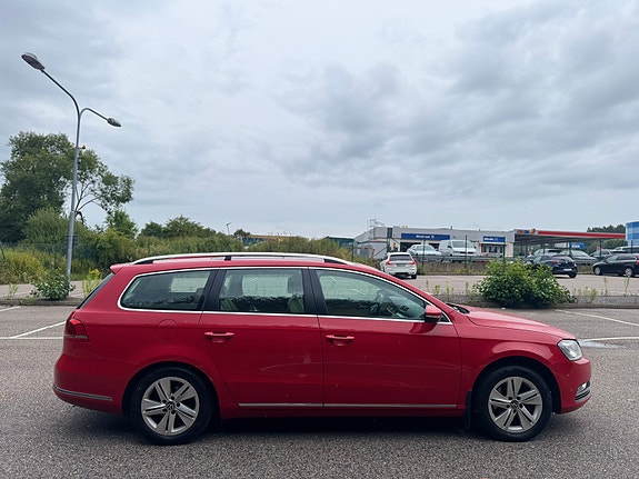 Volkswagen Passat 4 of 9