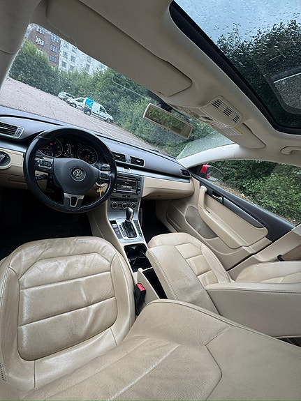 Volkswagen Passat 7 of 9