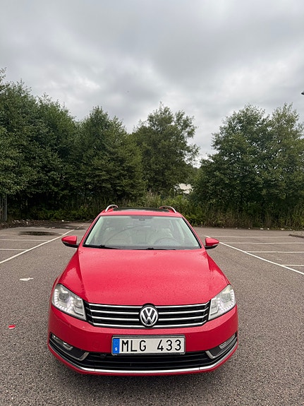 Volkswagen Passat 2 of 9