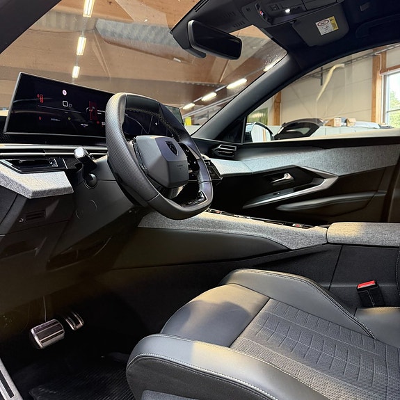 Peugeot 5008 8 of 12