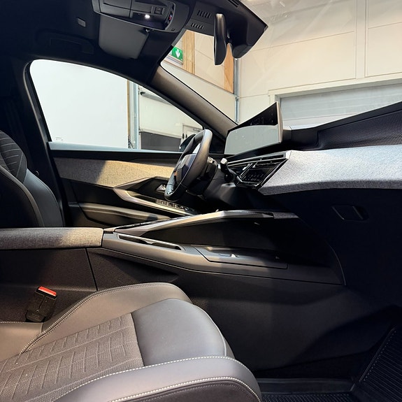 Peugeot 5008 11 of 12
