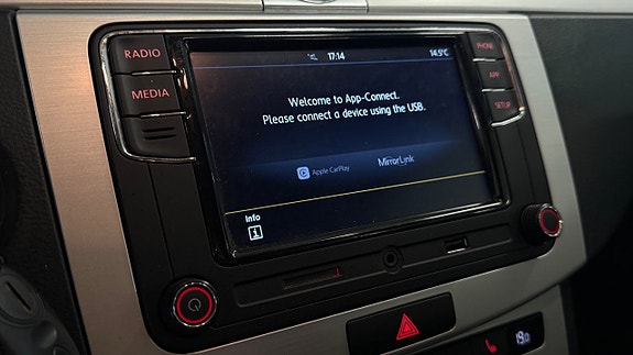 Volkswagen Passat Alltrack 16 of 26