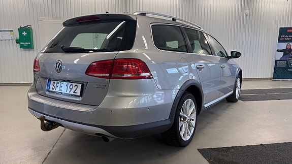 Volkswagen Passat Alltrack 8 of 26