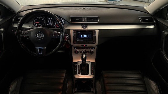 Volkswagen Passat Alltrack 12 of 26
