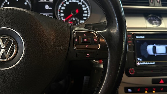 Volkswagen Passat Alltrack 19 of 26