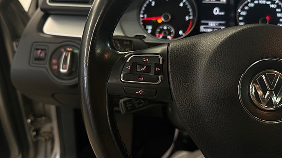 Volkswagen Passat Alltrack 20 of 26