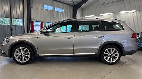Volkswagen Passat Alltrack 5 of 26