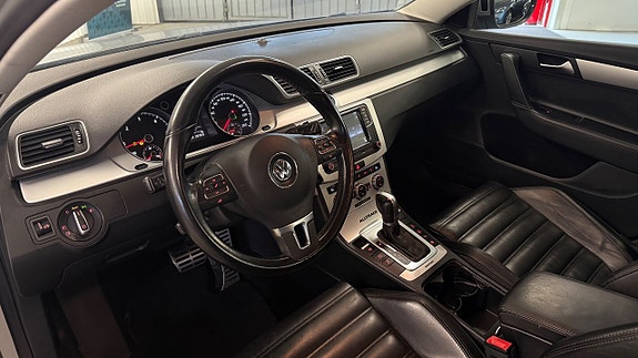 Volkswagen Passat Alltrack 11 of 26