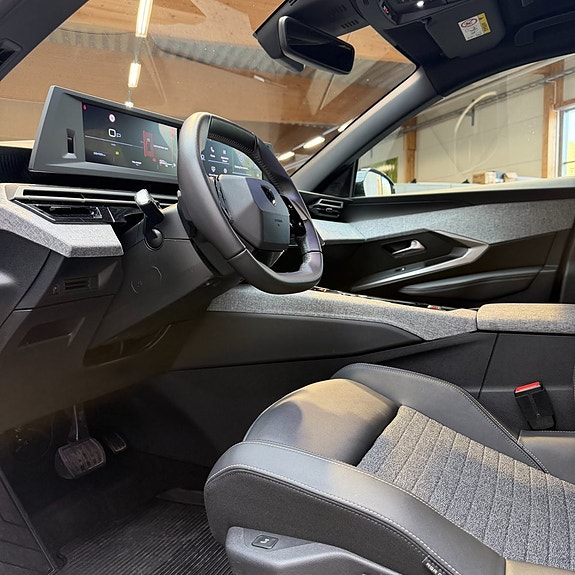 Peugeot 5008 8 of 12