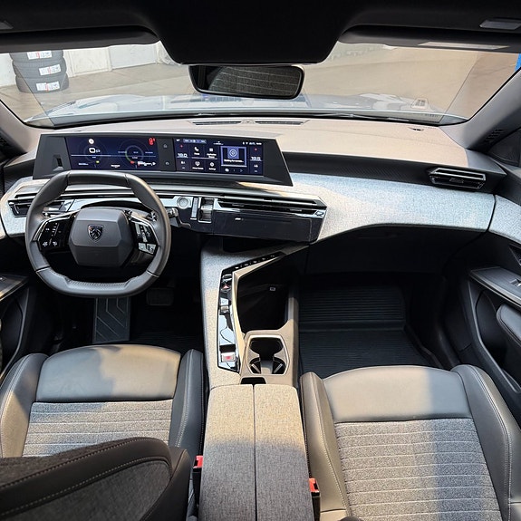 Peugeot 5008 9 of 12