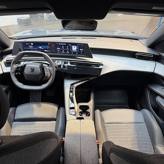 Peugeot 5008 9 of 12
