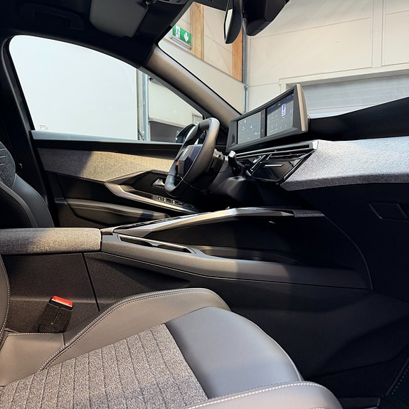Peugeot 5008 11 of 12