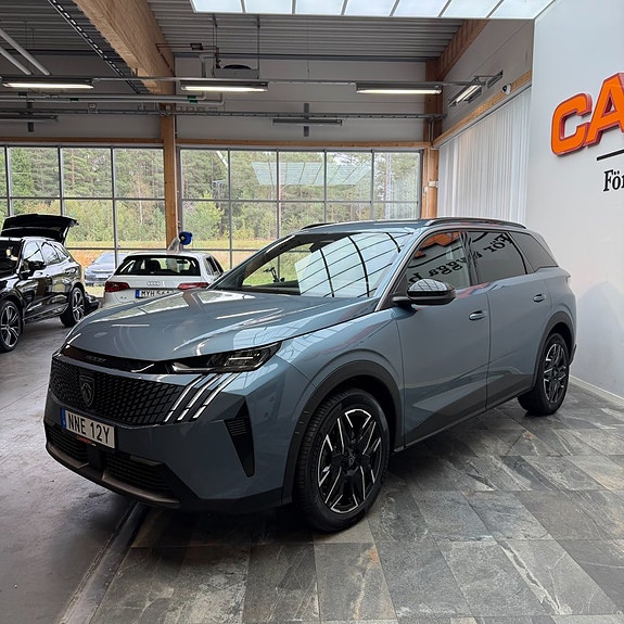 Peugeot 5008 5 of 12
