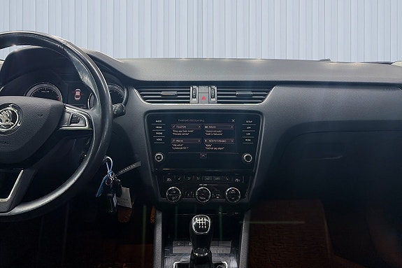 Skoda Octavia 11 of 18