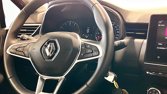 Renault Clio 11 of 14