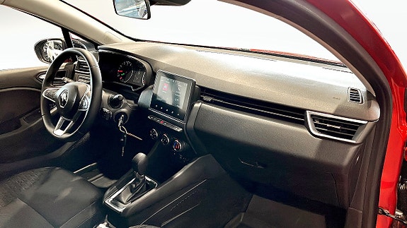 Renault Clio 9 of 14