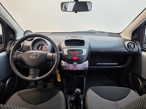 Toyota Aygo 7 of 11