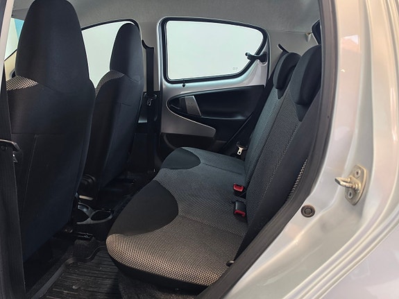 Toyota Aygo 9 of 11