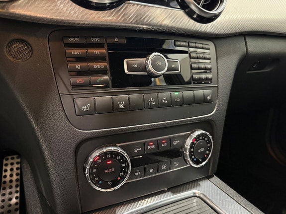 Mercedes-Benz GLK220 11 of 16