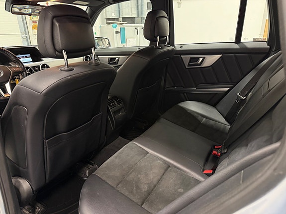 Mercedes-Benz GLK220 14 of 16