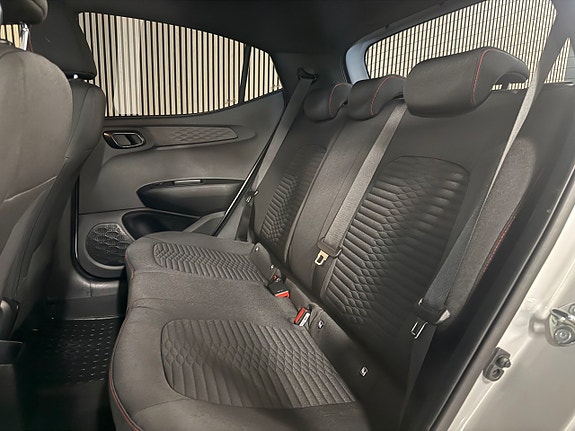 Hyundai i10 13 of 24
