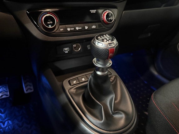 Hyundai i10 16 of 24