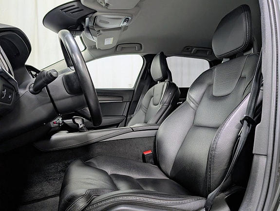 Volvo V90 Cross Country 9 of 15