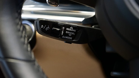 Porsche Panamera 4 9 of 10