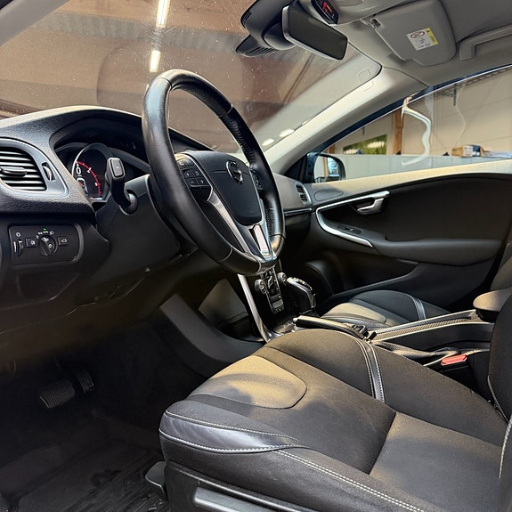 Volvo V40 8 of 11