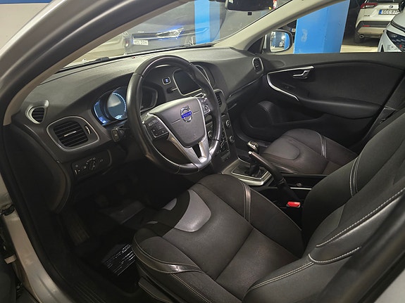 Volvo V40 8 of 8