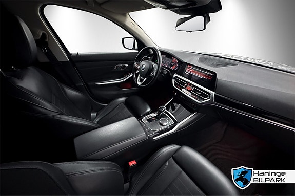 BMW 320d 12 of 26