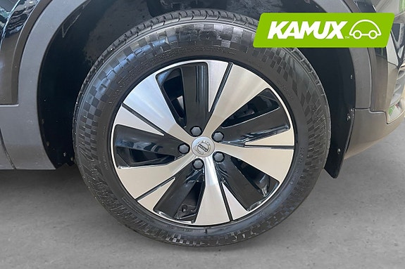 Volvo XC40 8 of 26