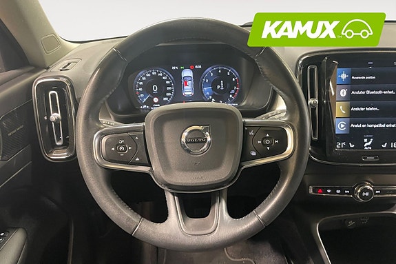 Volvo XC40 13 of 26