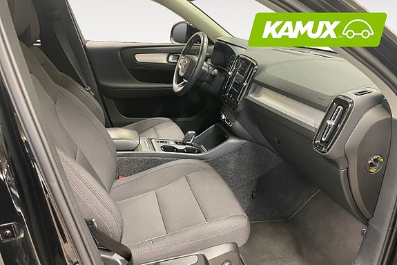 Volvo XC40 15 of 26