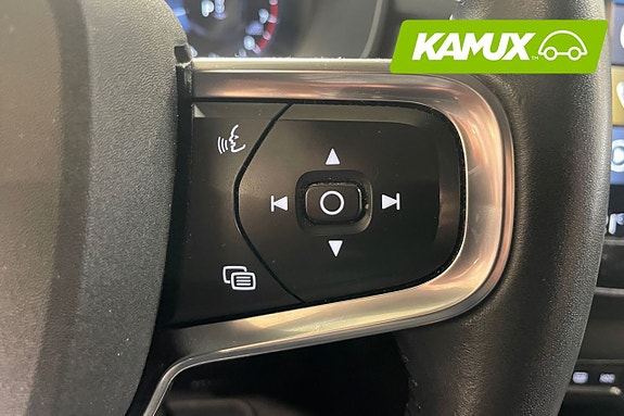 Volvo XC40 26 of 26