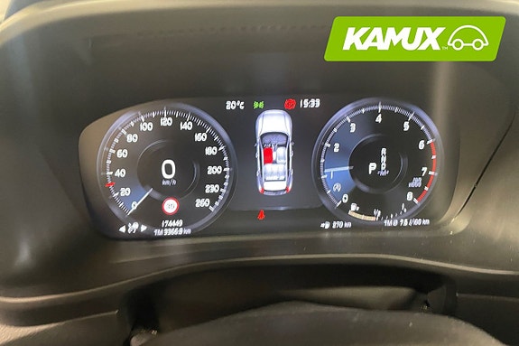 Volvo XC40 12 of 26