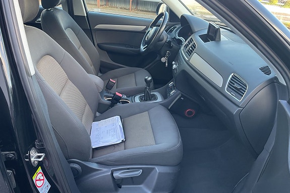 Audi Q3 12 of 14