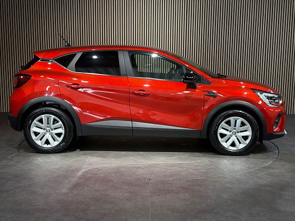 Renault Captur 3 of 25