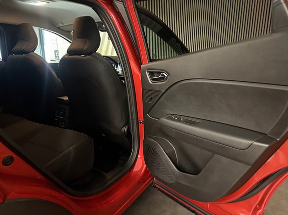 Renault Captur 18 of 25