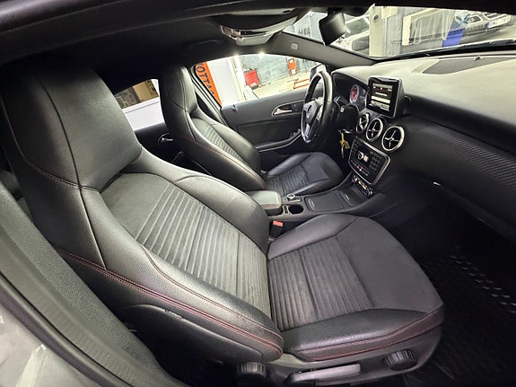 Mercedes-Benz A180 14 of 21