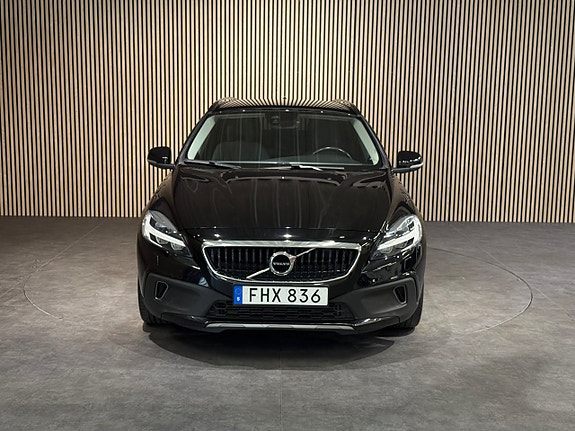 Volvo V40 Cross Country 9 of 25