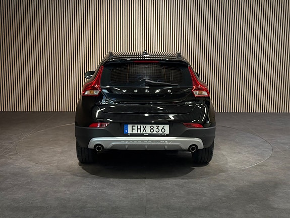 Volvo V40 Cross Country 5 of 25