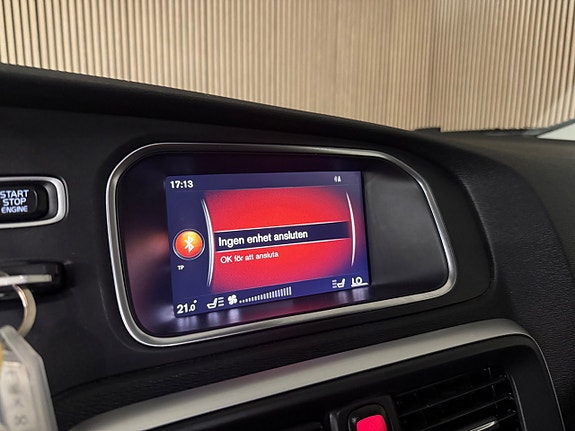 Volvo V40 Cross Country 23 of 25
