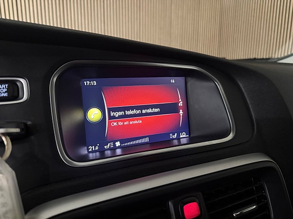 Volvo V40 Cross Country 24 of 25