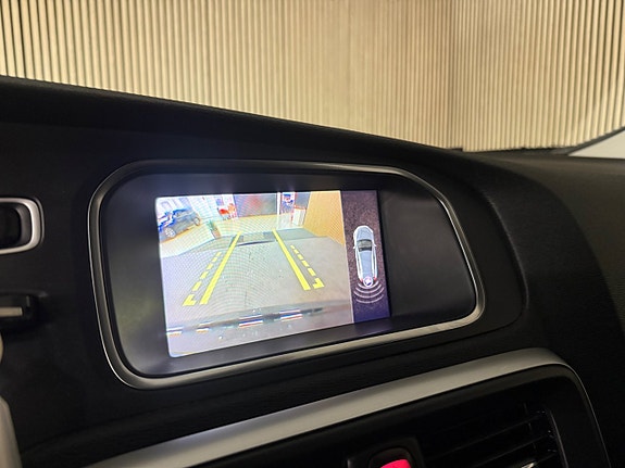 Volvo V40 Cross Country 25 of 25
