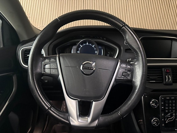 Volvo V40 Cross Country 15 of 25